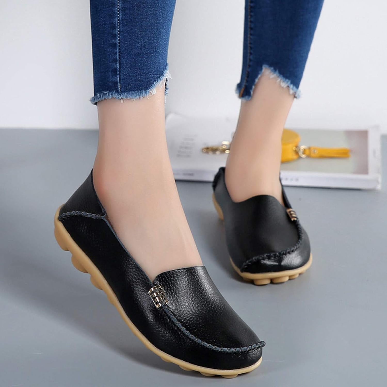 Women'S Comfortable Leather Loafers Leisure round Toe Moccasins Wild Driving Flats Soft Walking Shoes Women Slip On, 1-Black, 8.5